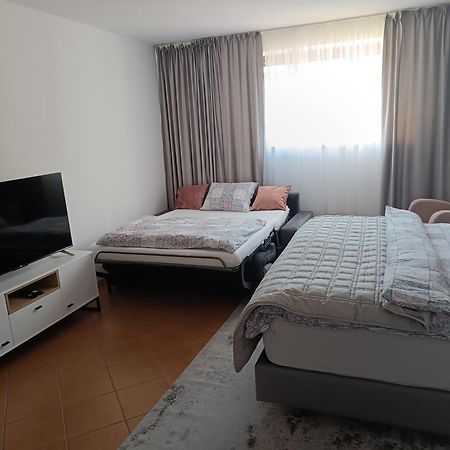 3 Bathrooms Apartman Mimi Liptovsky Mikulas Bagian luar foto